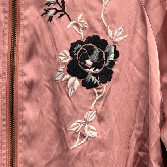 LIMITED Edition Pink Satin Embroidered Floral Billabong Jacket  Size Medium - Picture 8 of 15